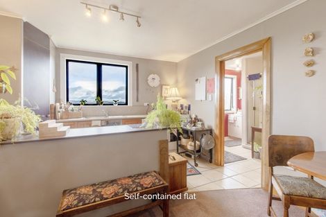 Photo of property in 33 Abbotsford Road, Waipawa, 4210