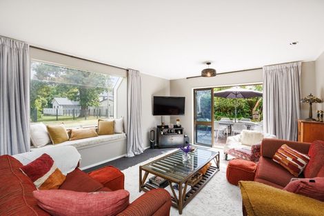 Photo of property in 8 Caccia Birch Lane, Hokowhitu, Palmerston North, 4410