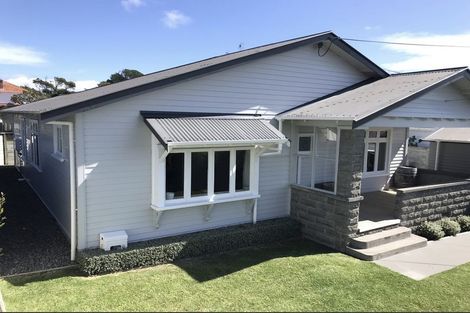 Photo of property in 76 Paynters Avenue, Strandon, New Plymouth, 4312