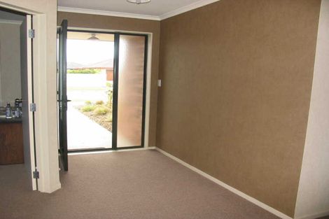 Photo of property in 2 Branigan Parade, Kelvin Grove, Palmerston North, 4414