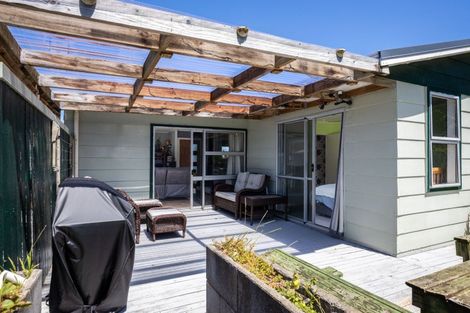 Photo of property in 15 Tahurangi Place, Spotswood, New Plymouth, 4310