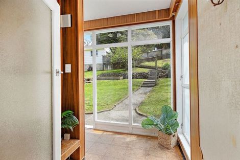 Photo of property in 7 Tainui Terrace, Tawa, Wellington, 5028