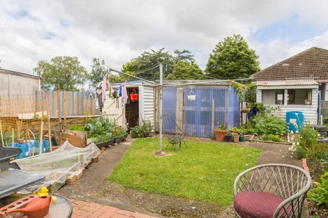 Photo of property in 6 Gertrude Street, Dannevirke, 4930