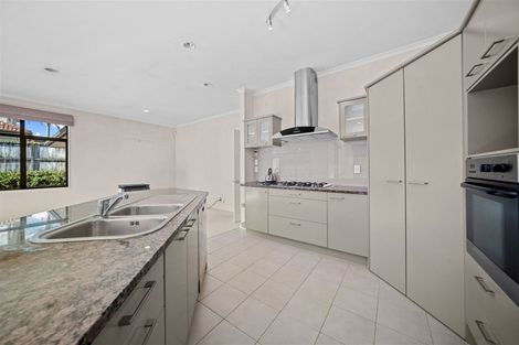 Photo of property in 8 Pennygale Close, Flat Bush, Auckland, 2016