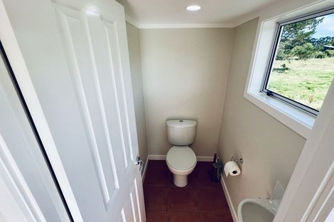 Photo of property in 619 State Highway 16, Kumeu, 0891