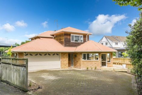 Photo of property in 8a Alison Street, Hamilton Lake, Hamilton, 3204