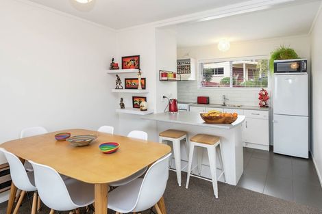 Photo of property in 2/16 Marriott Road, Pakuranga, Auckland, 2010