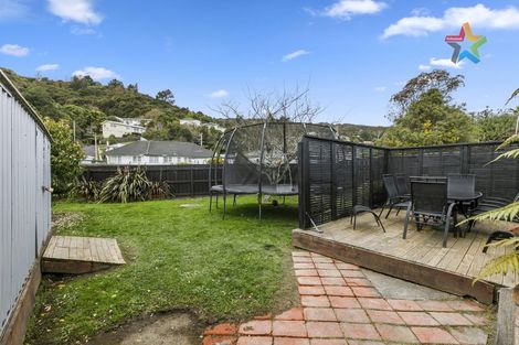 Photo of property in 23 Stokes Valley Road, Stokes Valley, Lower Hutt, 5019