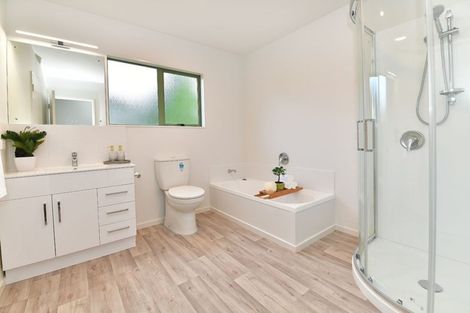 Photo of property in 2/77 Marlborough Avenue, Glenfield, Auckland, 0629