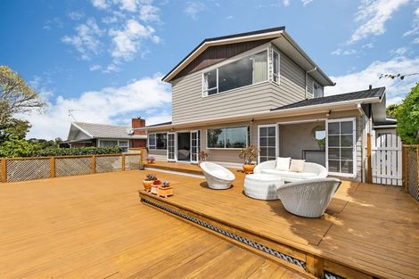 Photo of property in 33 Agincourt Street, Glenfield, Auckland, 0629