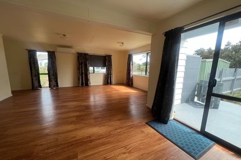 Photo of property in 4 Paetawa Road, Peka Peka, Waikanae, 5391