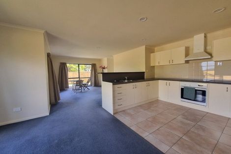 Photo of property in 46 View Ridge Drive, Ranui, Auckland, 0612