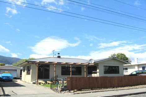 Photo of property in 269 Seaview Road, Stoke, Nelson, 7011