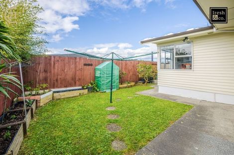 Photo of property in 107 Edgewater Drive, Pakuranga, Auckland, 2010