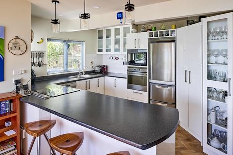 Photo of property in 30 Moana Road, Plimmerton, Porirua, 5026