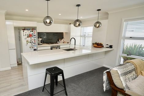 Photo of property in 13 Freedom Drive, Kelvin Grove, Palmerston North, 4414