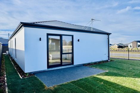 Photo of property in 24 Ruataniwha Avenue, Rangiora, 7400