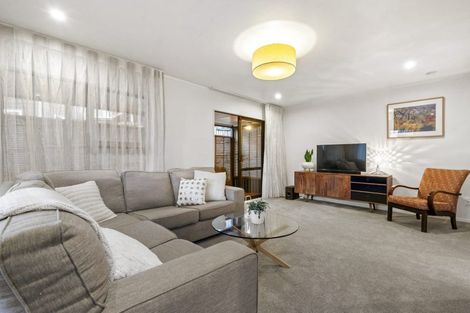 Photo of property in 2/3 Eversleigh Road, Belmont, Auckland, 0622