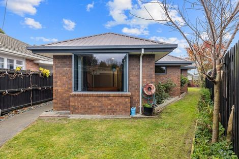 Photo of property in 2/44 Kathleen Crescent, Hornby, Christchurch, 8042