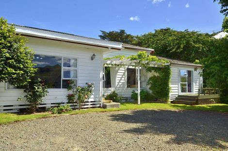 Photo of property in 18 King Street, Motu, Te Karaka, 4092