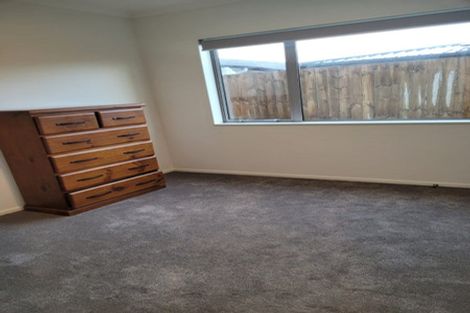 Photo of property in 16 Kutukutu Street, Takanini, 2112