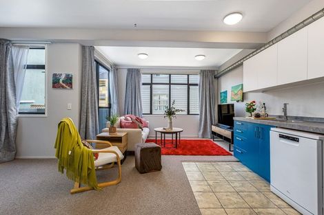 Photo of property in 2/27 Drummond Street, Mount Cook, Wellington, 6021