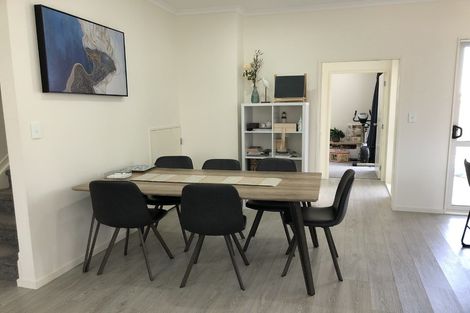 Photo of property in 17 Warbler Crescent, Papakura, 2110