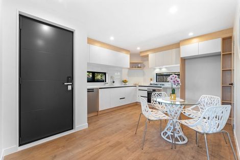 Photo of property in 8a Rowan Terrace, Te Atatu South, Auckland, 0610