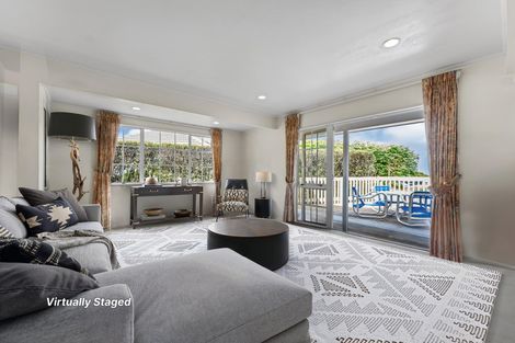 Photo of property in 100 Eugenia Rise, Goodwood Heights, Auckland, 2105