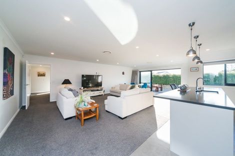 Photo of property in 5 Waimarama Court, Roslyn, Palmerston North, 4414