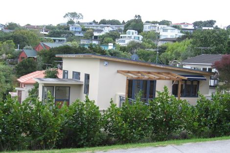 Photo of property in 2/76 Heathcote Road, Castor Bay, Auckland, 0620