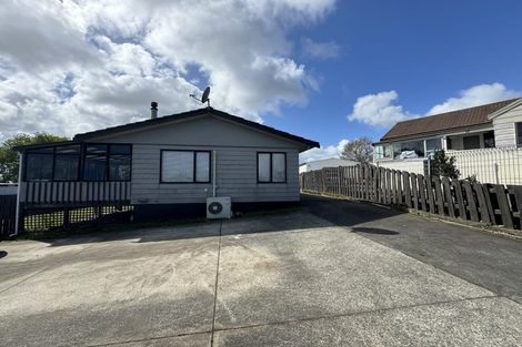 Photo of property in 51 Hollyford Drive, Clover Park, Auckland, 2105
