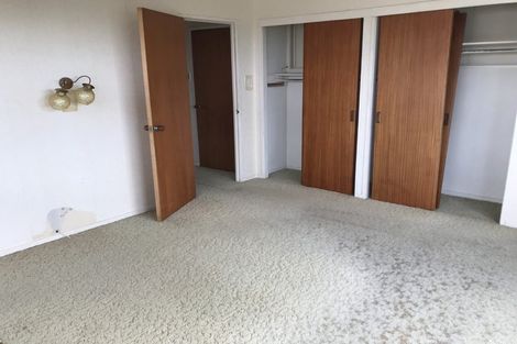 Photo of property in 12 Chelsea View Drive, Chatswood, Auckland, 0626