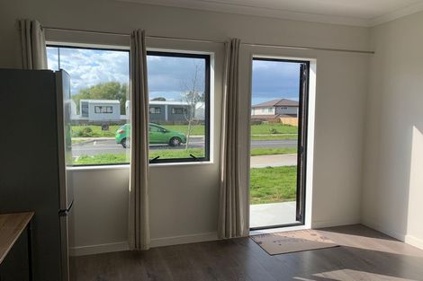 Photo of property in 26 Papareia Road, Karaka, Papakura, 2113