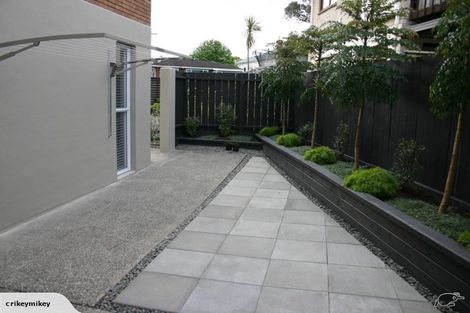 Photo of property in 1/22 Tui Glen Road, Birkenhead, Auckland, 0626