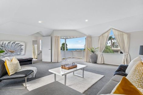 Photo of property in 631 Beach Road, Rothesay Bay, Auckland, 0630