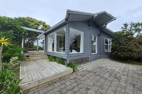 Photo of property in 21 Arden Place, Oakura, 4314