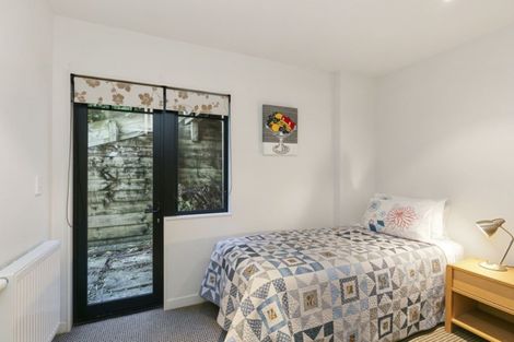 Photo of property in 23 Creswick Terrace, Northland, Wellington, 6012