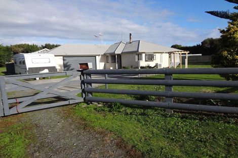 Photo of property in 40 Nuku Street, Tangimoana, 4822