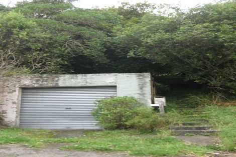 Photo of property in 12 Glanmire Road, Newlands, Wellington, 6037