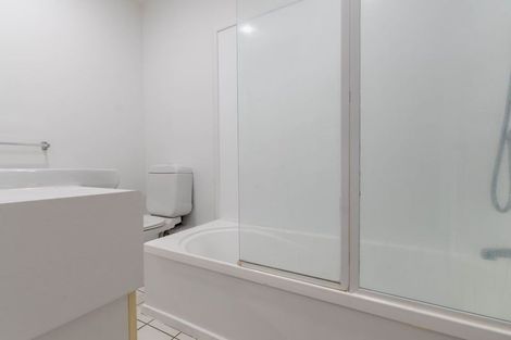 Photo of property in 14/30 John Jennings Drive, Oteha, Auckland, 0632