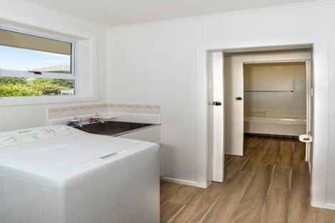 Photo of property in 9 Waimea Street, Westown, New Plymouth, 4310