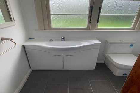 Photo of property in 120 Seaview Road, Westown, New Plymouth, 4310