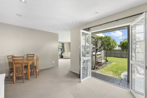 Photo of property in 106 Regency Crescent, Redwood, Christchurch, 8051