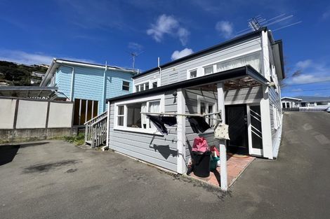 Photo of property in 18 Tamar Street, Island Bay, Wellington, 6023
