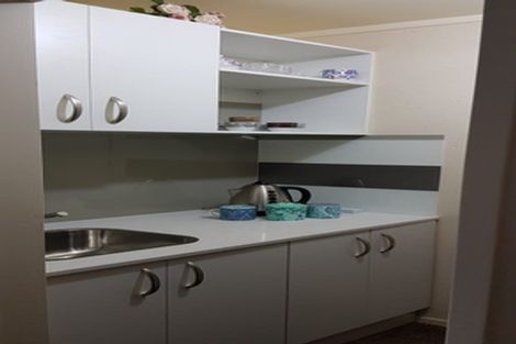 Photo of property in 5 Glendawn Place, Bayview, Auckland, 0629