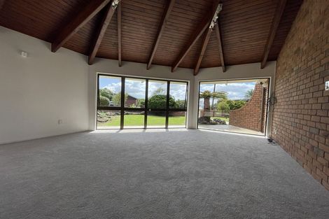 Photo of property in 1 Seagrove Road, West Harbour, Auckland, 0618
