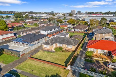 Photo of property in 64 Puhinui Road, Manukau, Auckland, 2104