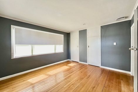 Photo of property in 46 Kelman Road, Kelston, Auckland, 0602