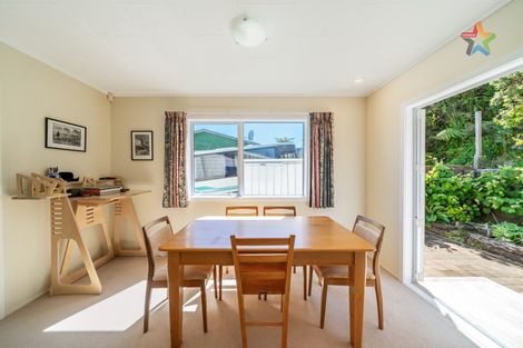 Photo of property in 4 Tarras Grove, Kelson, Lower Hutt, 5010